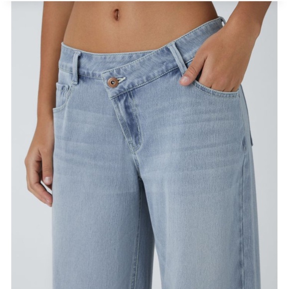 Halara Flex Asymmetric Low Rise Zipper Baggy Wide Leg Blue Surf Denim Sz. M-NWT - Picture 2 of 11